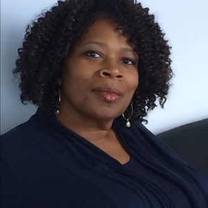 Meet your Posher, Debbie